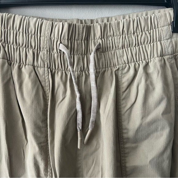 The North Face Tan Lightweight Hiking Pants Size Medium - Picture 3 of 8